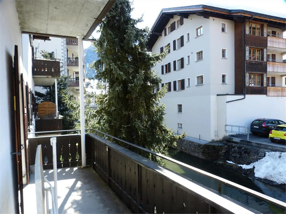 Zentrale Wohnung mit grossem Balkon zum Fluss "Landquart"