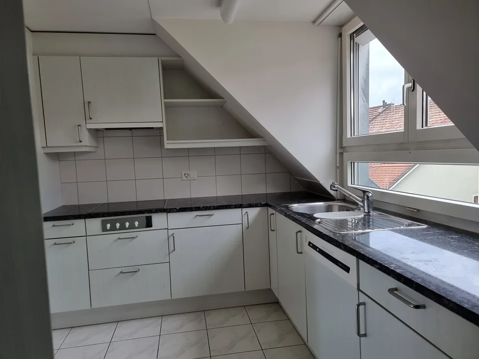 Helle 3 1/2-Zimmer-Dachwohnung mit Galerie
