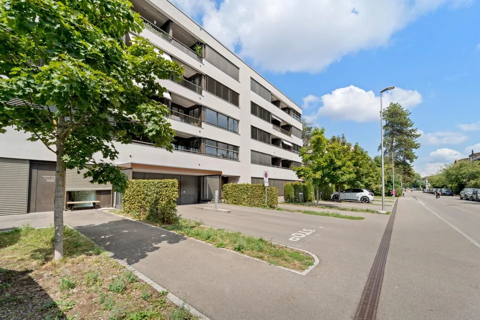 Einstellhallenplätze nähe Alterszentrum am Bachgraben