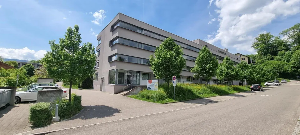 Attraktive 2.5 Zimmerwohnung im Grünen