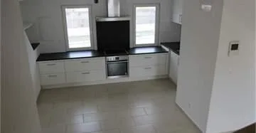 Exklusive 3.5-Zi.-Maisonettewohnung mit Liftzugang und eigenem Vorraum