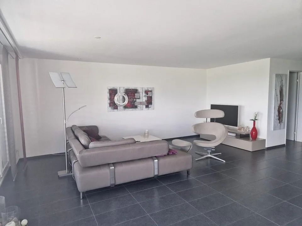 Helle 4.5-Zimmer-Wohnung mit Balkon in ruhiger Lage – Ottenbach