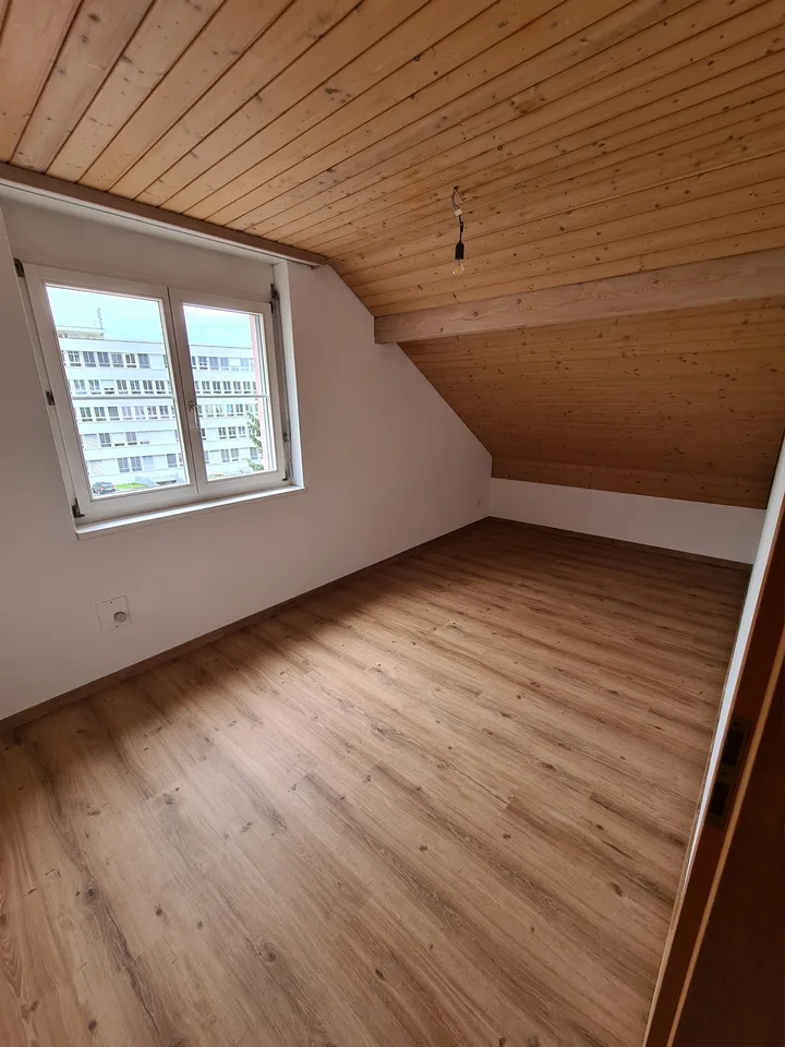 4 Zimmer Attikawohnung nähe Leica