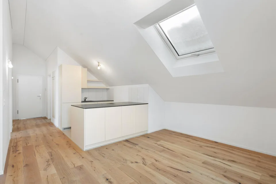Moderne 2.5-Zimmer-Dachwohnung mit hochwertigem Ausbau und viel Charme