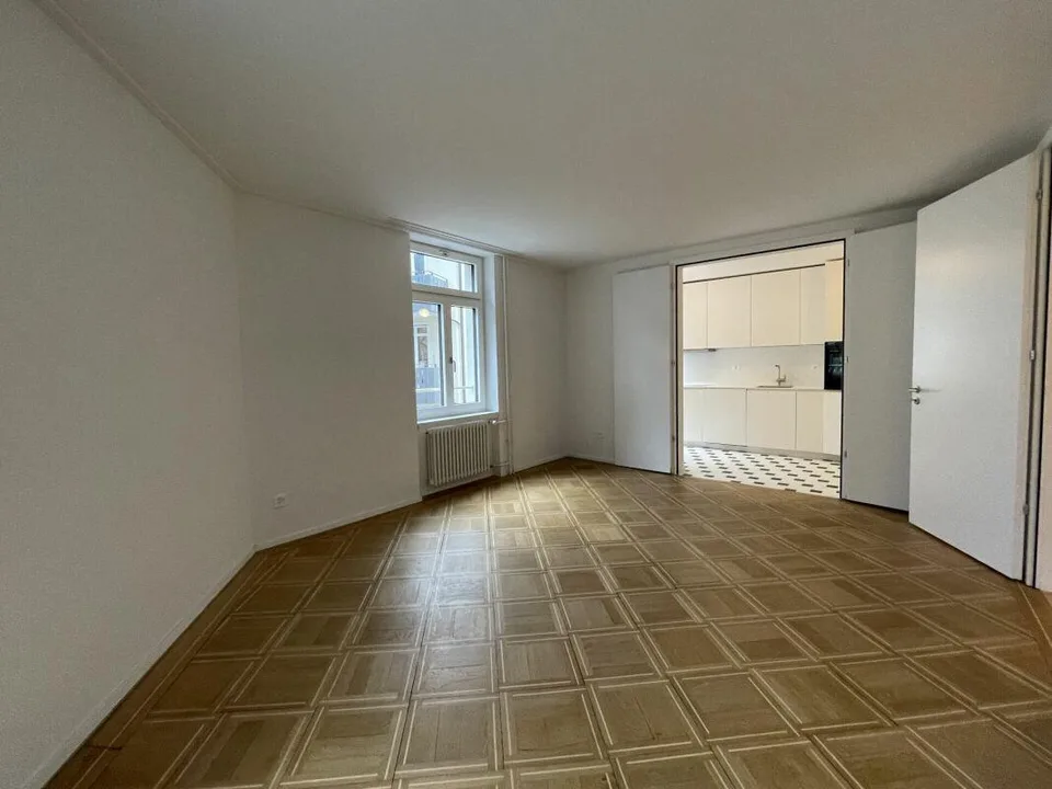 Helle und grosse 2.5 Zimmer-Wohnung mit Balkon im schönen Museumsqu...