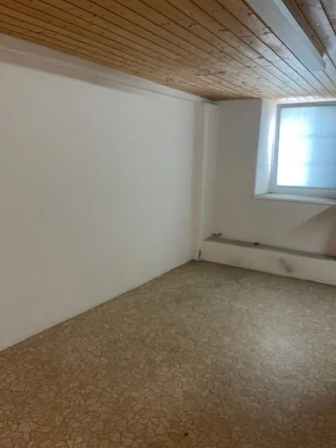 Schönes, grosszügiges Atelier mit separatem Eingang zu vermieten