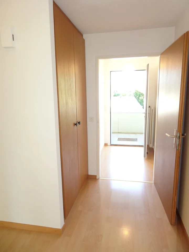 3.5 Zi.-Wohnung mit eigenem sonnigen Garten (50m2); Lift