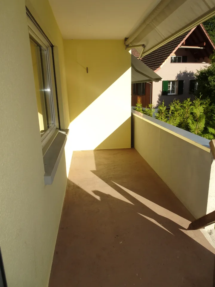 3.5 Zi.-Wohnung mit eigenem sonnigen Garten (50m2); Lift
