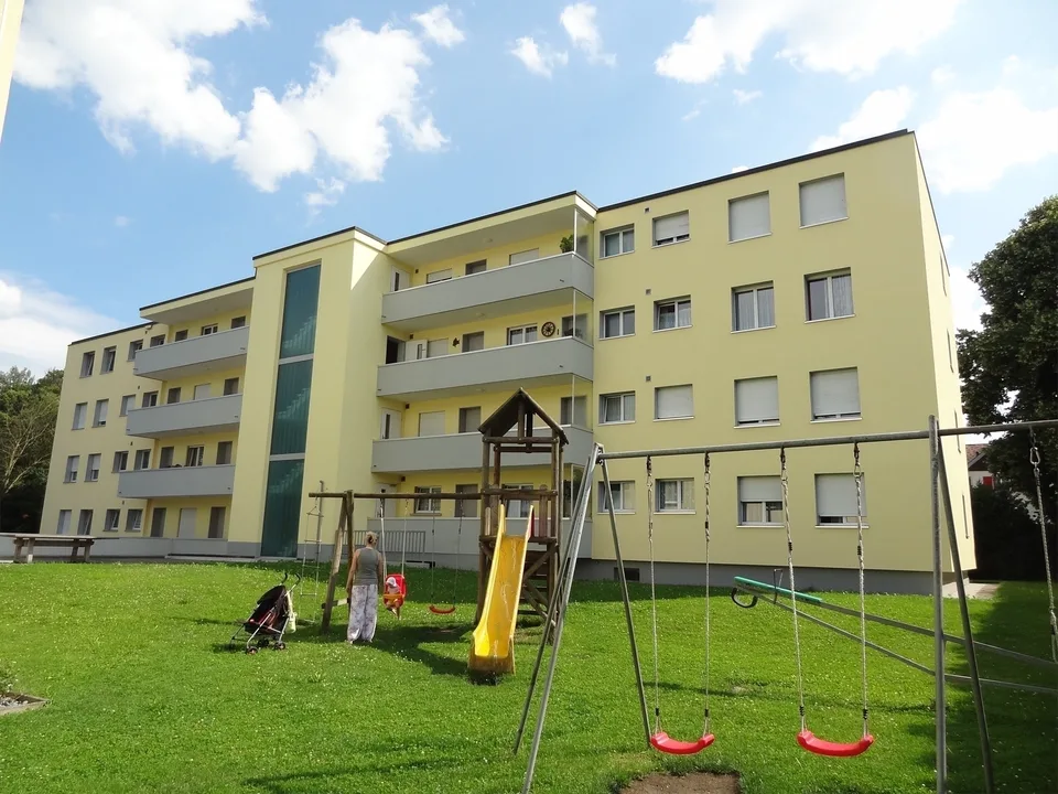 3.5 Zi.-Wohnung mit eigenem sonnigen Garten (50m2); Lift