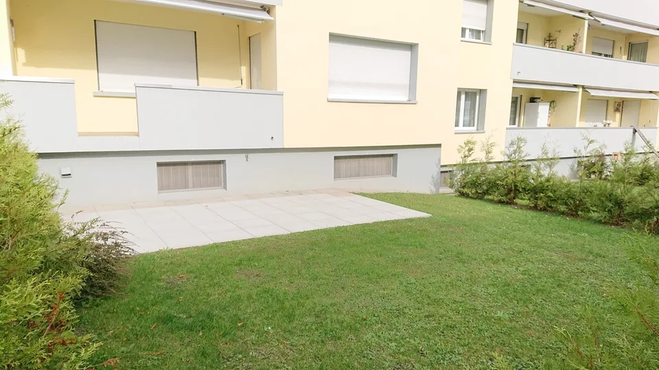 3.5 Zi.-Wohnung mit eigenem sonnigen Garten (50m2); Lift