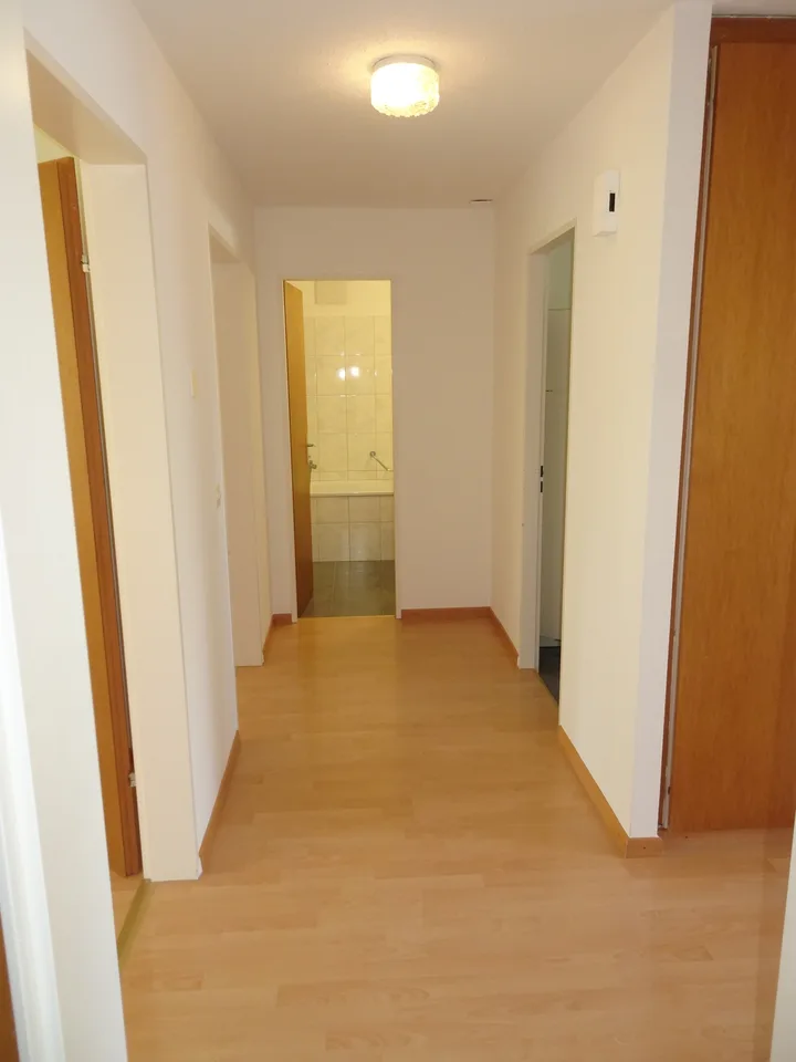 3.5 Zi.-Wohnung mit eigenem sonnigen Garten (50m2); Lift