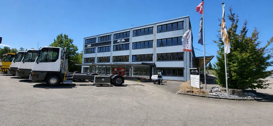 Ganzer Gebäudeteil und ca. 1'500 m² Aussenfläche verfügbar! – foto 15 di 15