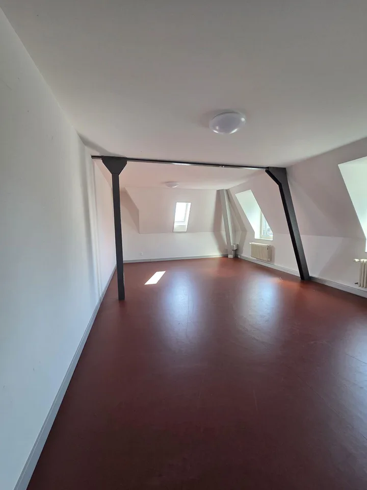 Zentrale, helle Büro- & Gewerbeflächen direkt beim Bahnhof Bülach