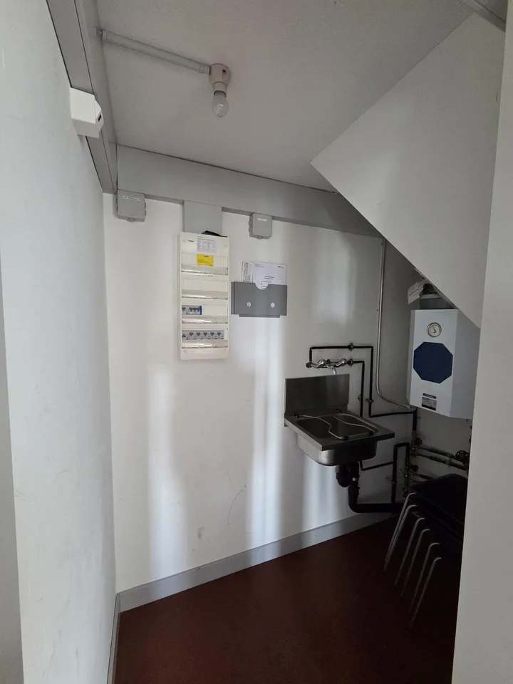 Zentrale, helle Büro- & Gewerbeflächen direkt beim Bahnhof Bülach – foto 11 di 12