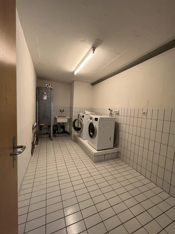 Grosse Attikawohnung mit Blick auf die Aare in kleinem Gewerbehaus – foto 12 di 13