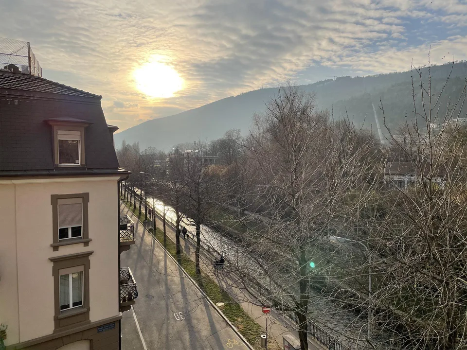 Wohnen gegenüber Elfenaupark an der Schüss und nahe Bahnhof SBB Biel