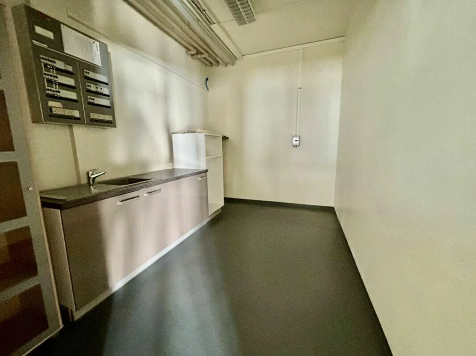 Bureaux, locaux commerciaux, atelier ou laboratoires de plain pied ...