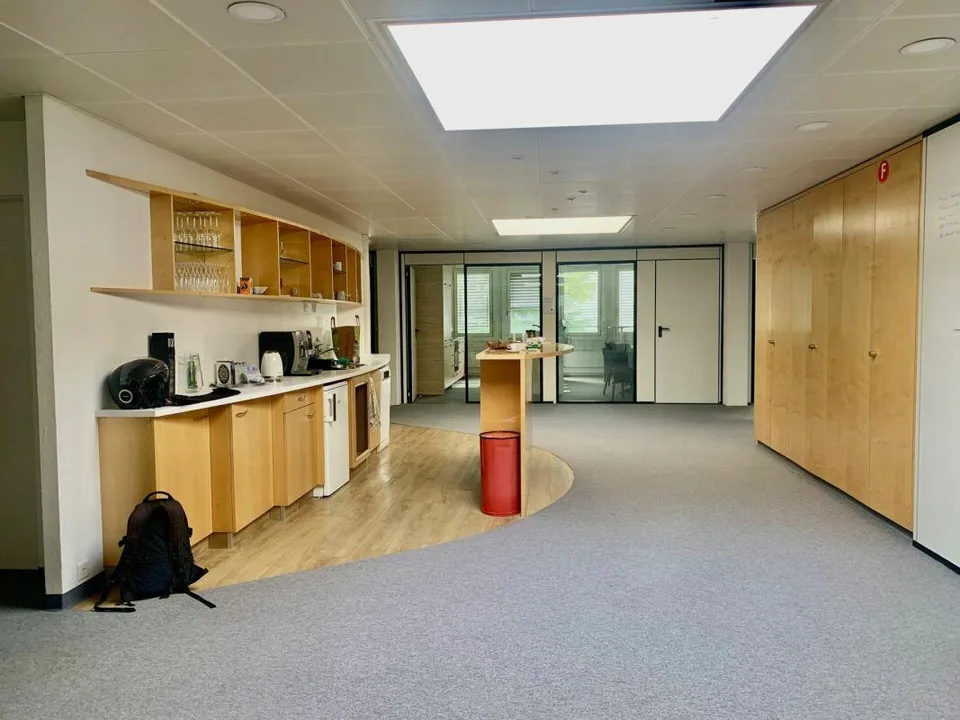 Vaud bureaux, locaux commerciaux, atelier, labo avec dépots Ouest l...