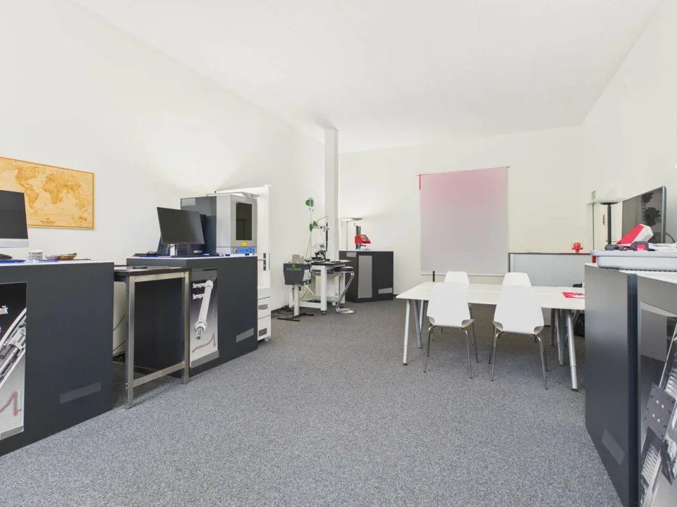 Gewerbefläche in zentralem Gewerbe- und Wohnareal mit 105m2