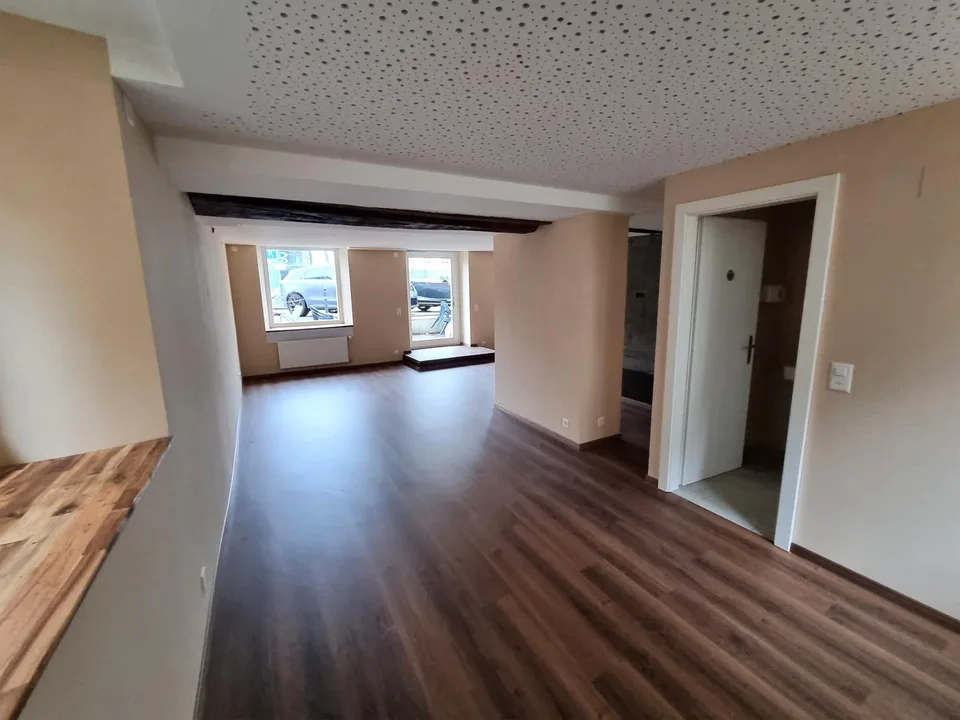 Top-Lage in Wädenswil: Flexibles Ladenlokal mit Teilungsoption – photo 7 sur 13