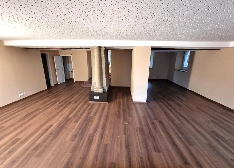 Top-Lage in Wädenswil: Flexibles Ladenlokal mit Teilungsoption
