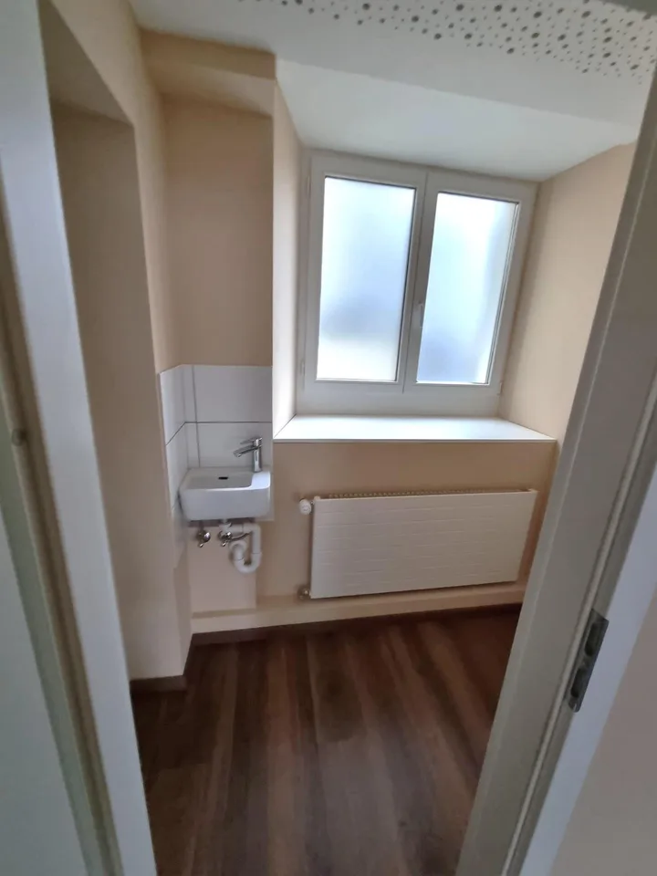 Top-Lage in Wädenswil: Flexibles Ladenlokal mit Teilungsoption – photo 10 sur 13