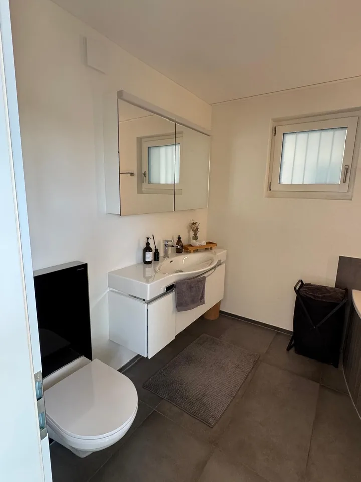 helle 4 1/2 Zimmer-Wohnung