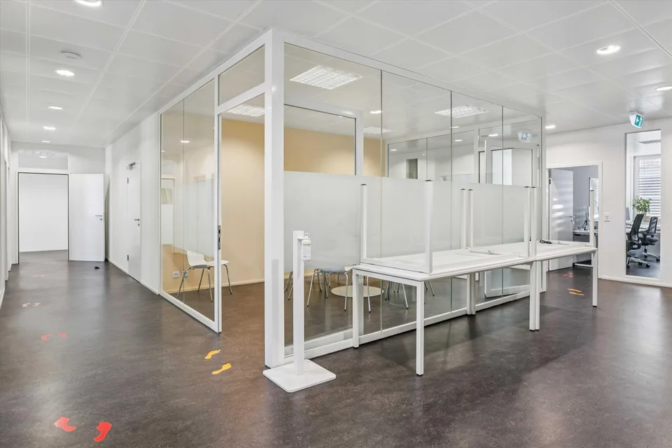 Arbeiten mit Seesicht: Attraktive Bürofläche im Herzen von Horgen – Foto 6 von 6