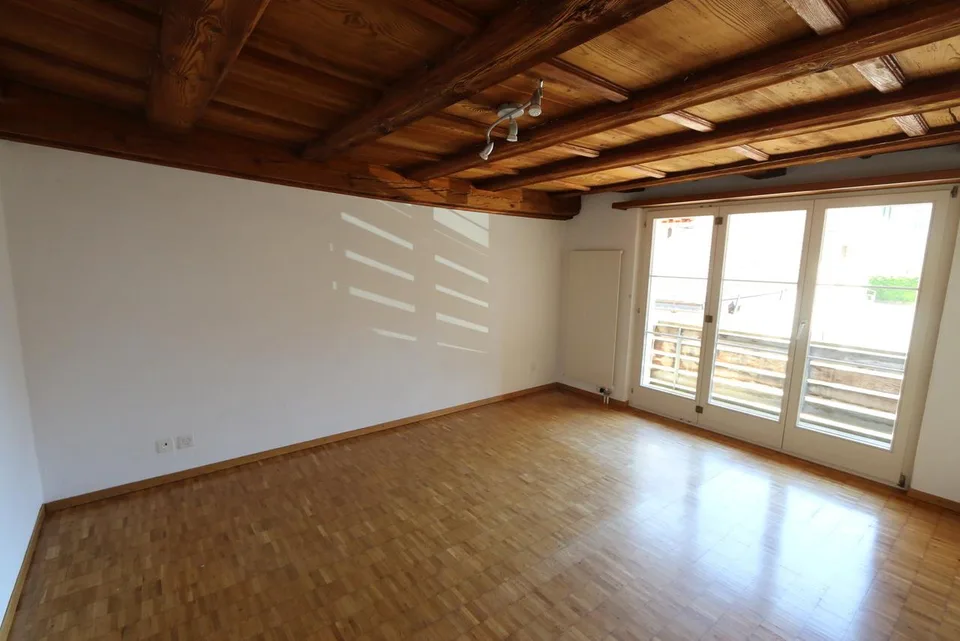 Städtliwohnung mit grosser Terrasse und wunderschönen Sichtbalken