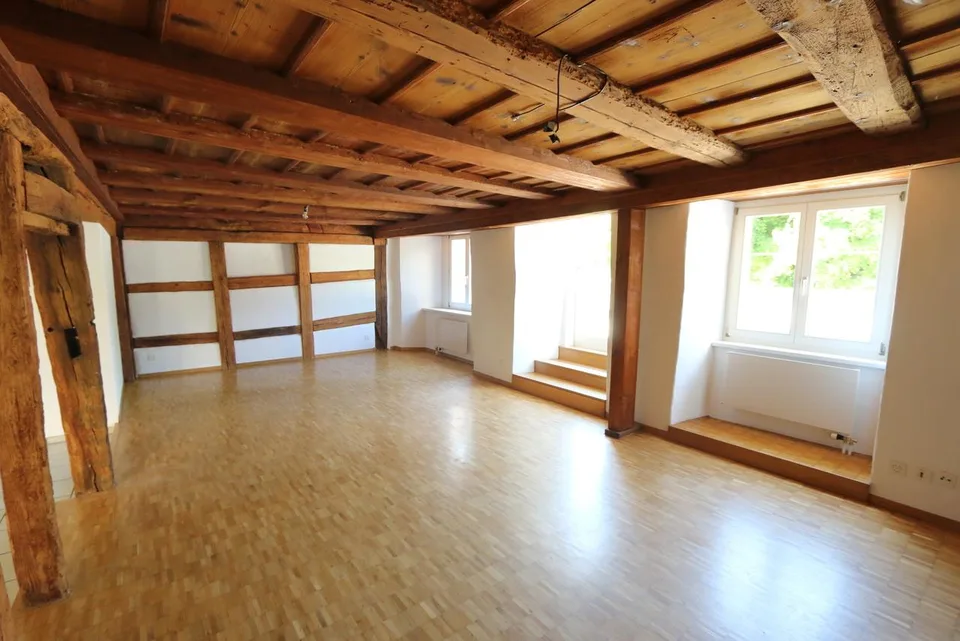 Städtliwohnung mit grosser Terrasse und wunderschönen Sichtbalken
