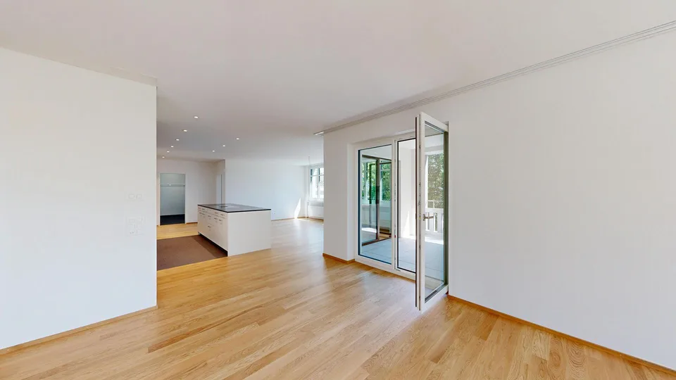 Moderne Wohnung mit Blick in den Rosengarten