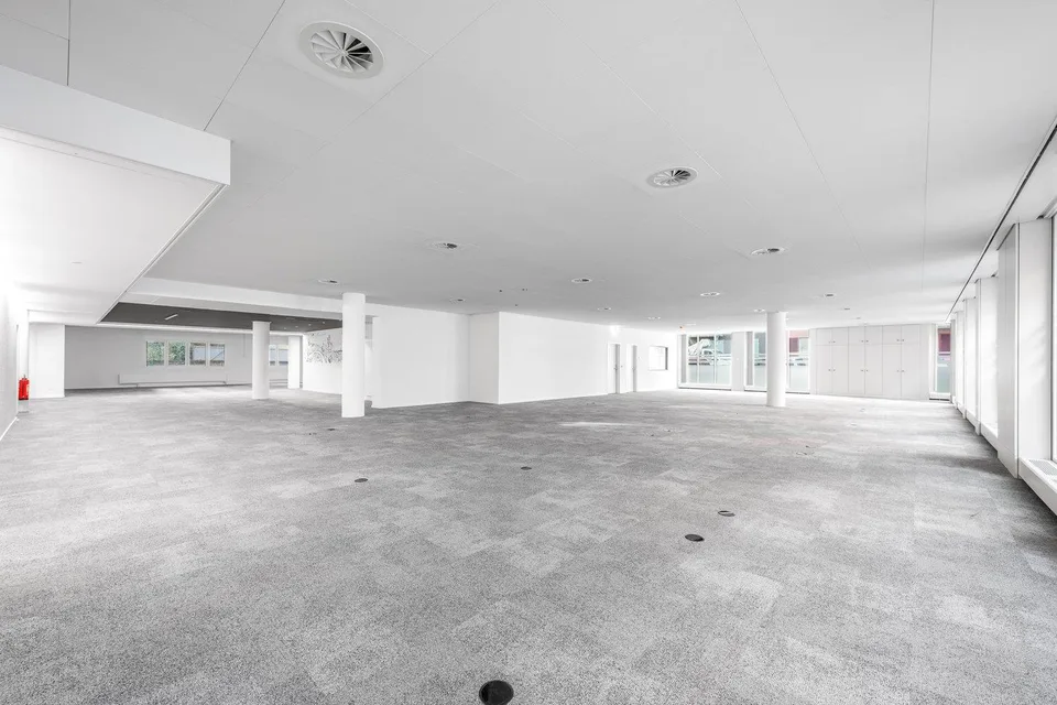 Attraktive Büro-/Gewerbefläche an bester Lage zu vermieten! (befris...