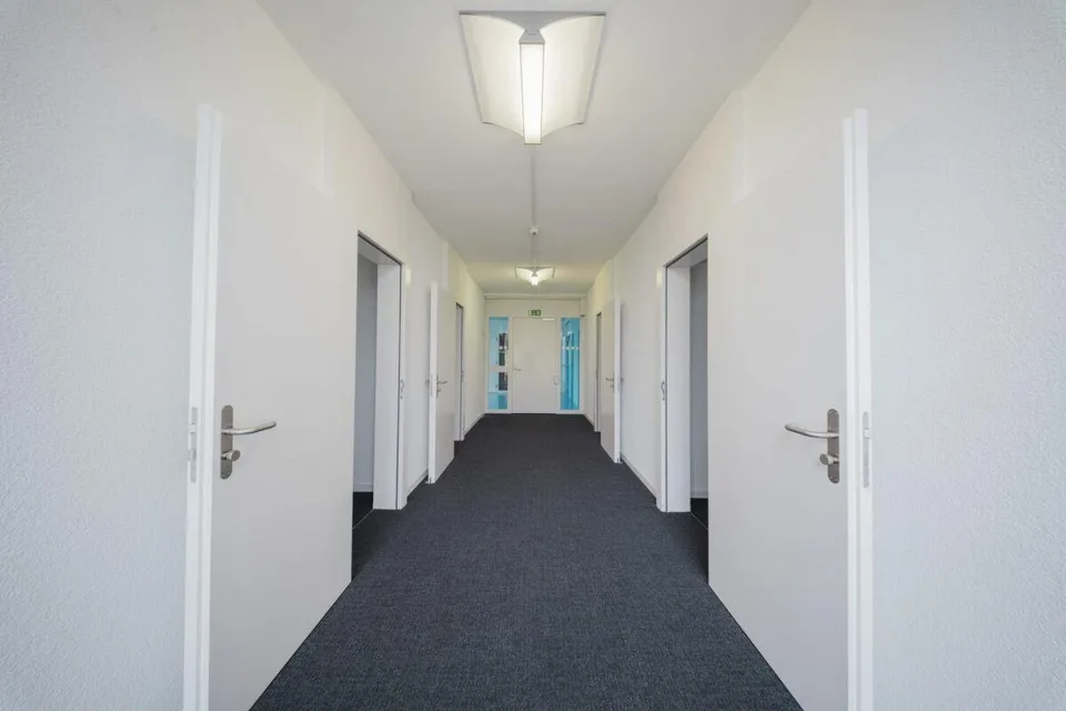Horgen: Ausgebautes Büro Plug and Play