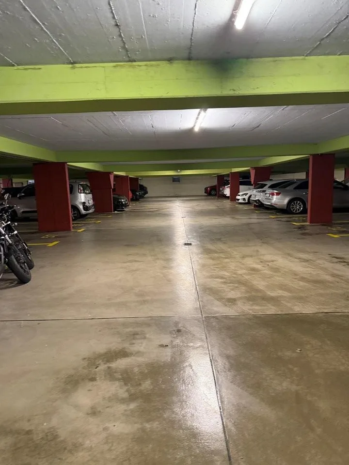 Bei uns steht Ihr Fahrzeug im Trockenen!