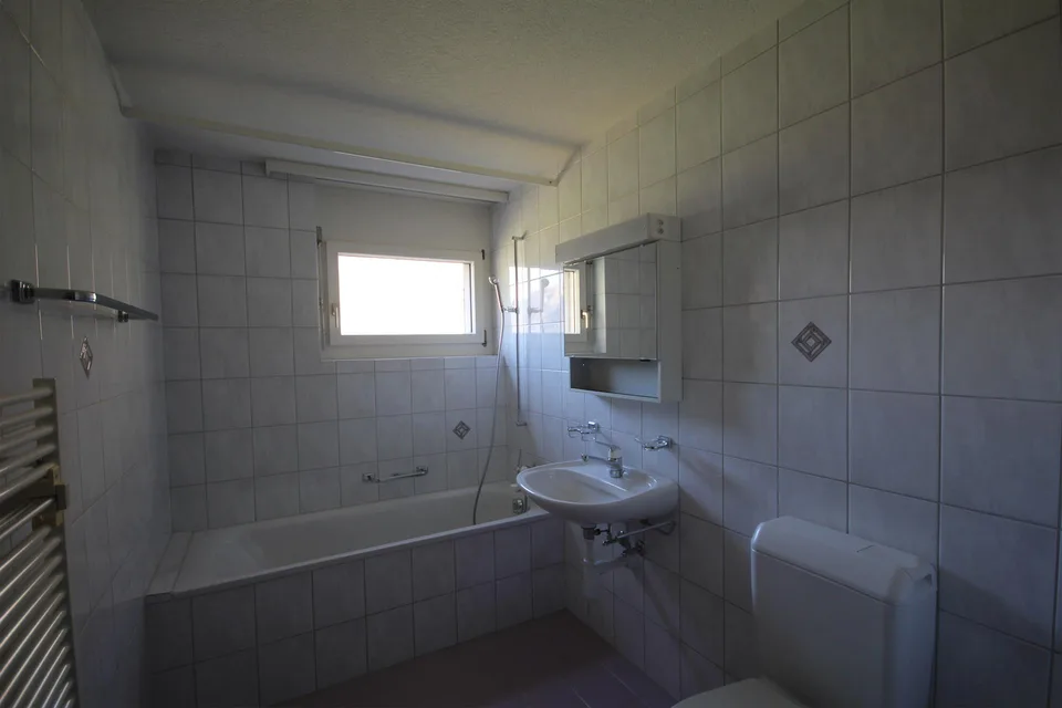 Gemütliche und günstige 3 1/2 Zimmer-Wohnung im Ferienort Elm