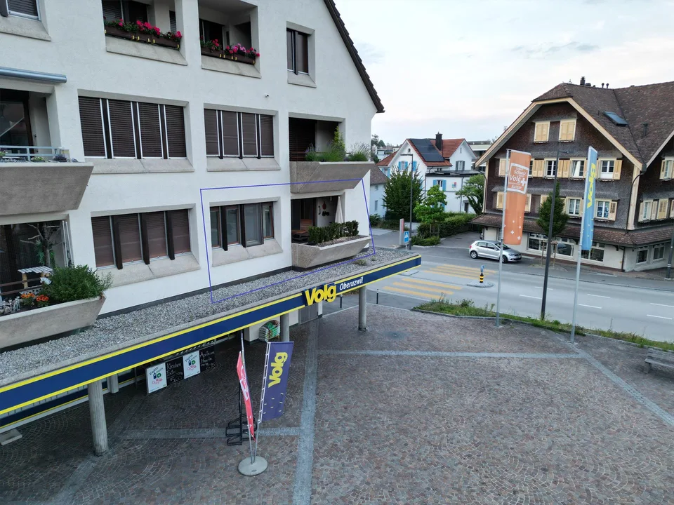 Erstbezug nach Renovation – 3.5-Zimmer-Wohnung mitten im Dorfkern