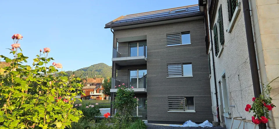 Moderne 2.5-Zimmer-Maisonette-Wohnung (92 m²) im Herzen von Marbach