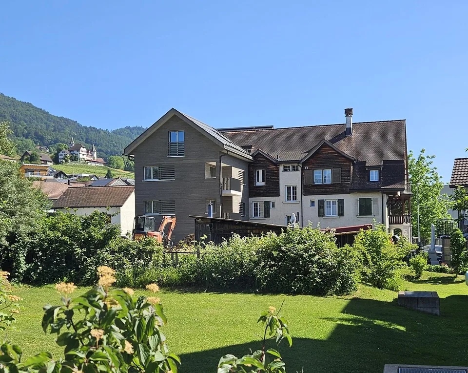 Moderne 2.5-Zimmer-Maisonette-Wohnung (92 m²) im Herzen von Marbach