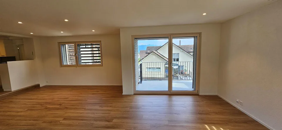 Moderne 2.5-Zimmer-Maisonette-Wohnung (92 m²) im Herzen von Marbach