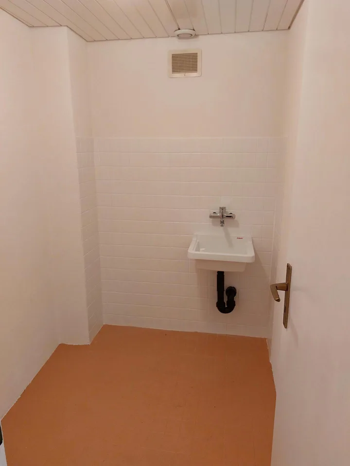 Geräumiger Gewerberaum / Vereinsraum / Hobbyraum mit WC Anlage (M/W) – foto 6 di 7