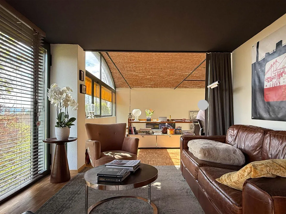 70s Architekten-Ikone: Extravagantes Loft-Wohnen an der Goldküste