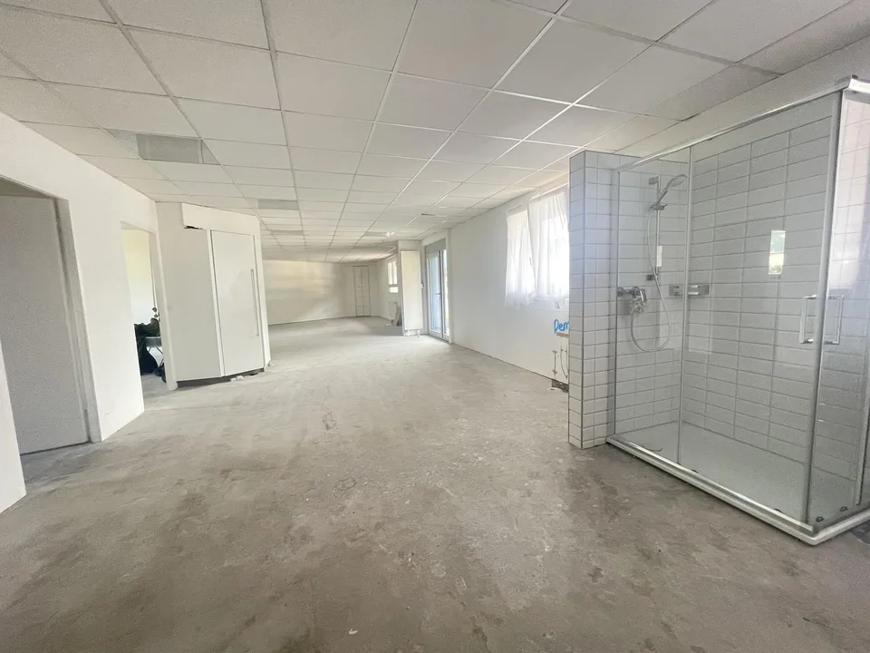 430 m2 Gewerbegebäude zu vermieten (UG - EG - OG)