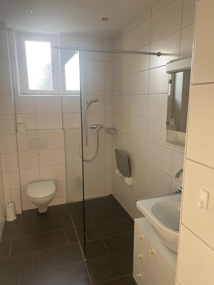 4 Zimmerwohnung in 3-Familienhaus