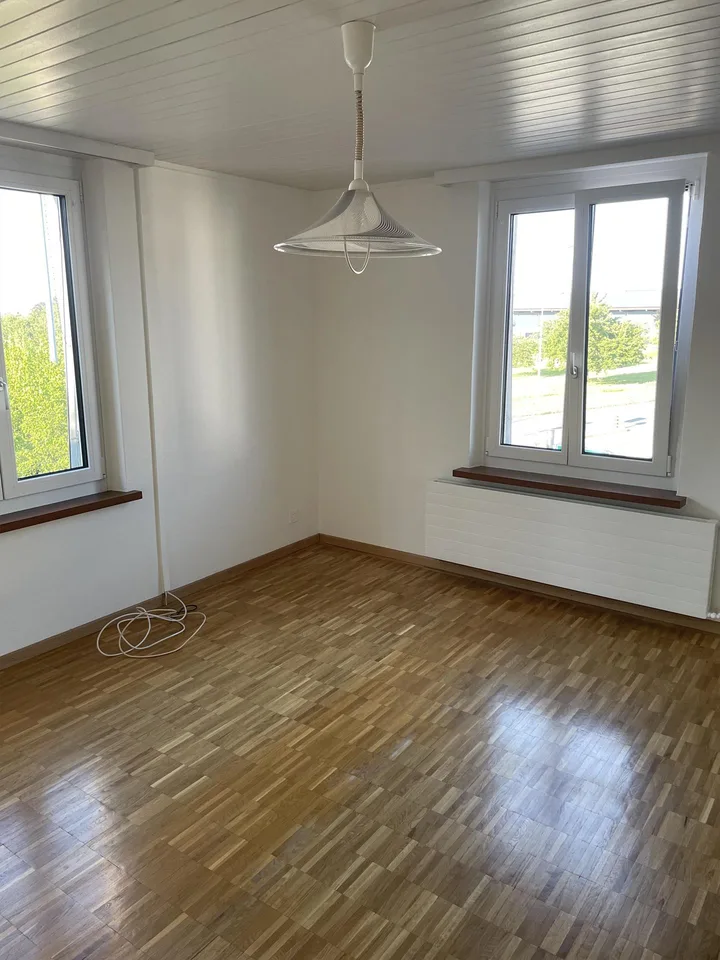 4 Zimmerwohnung in 3-Familienhaus