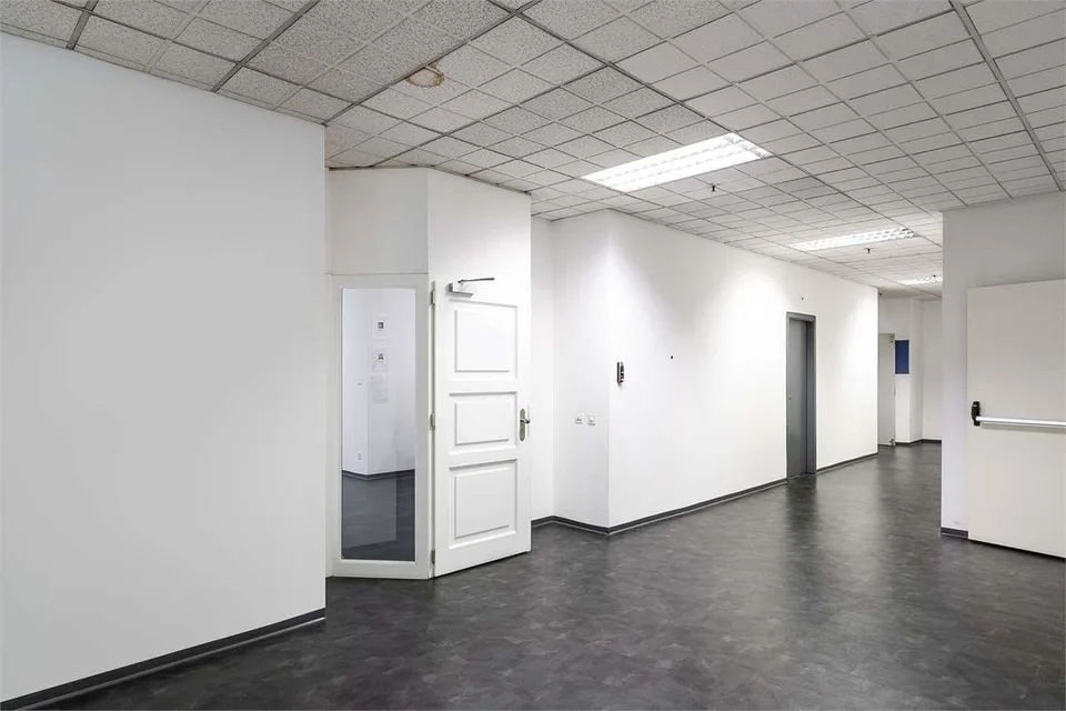 Spazioso ufficio in affitto al Centro Galleria 1 – Foto 6 von 13