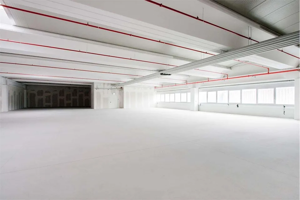 Ampio Spazio commerciale di 784 m²