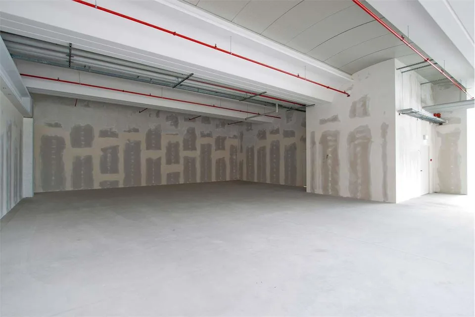 Ampio Spazio commerciale di 784 m²