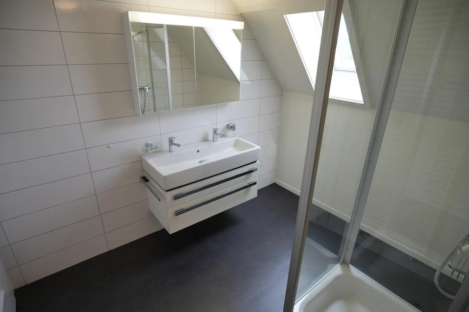 gemütliche 4 Zimmer-Dach-Wohnung mit Balkon ... – Foto 12 von 13