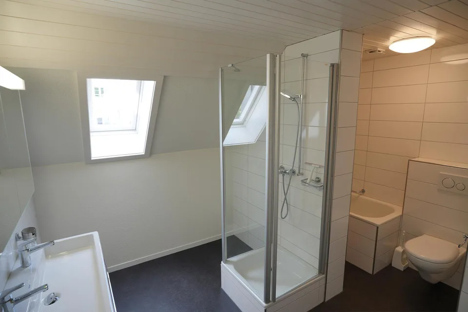 gemütliche 4 Zimmer-Dach-Wohnung mit Balkon ... – Foto 10 von 13