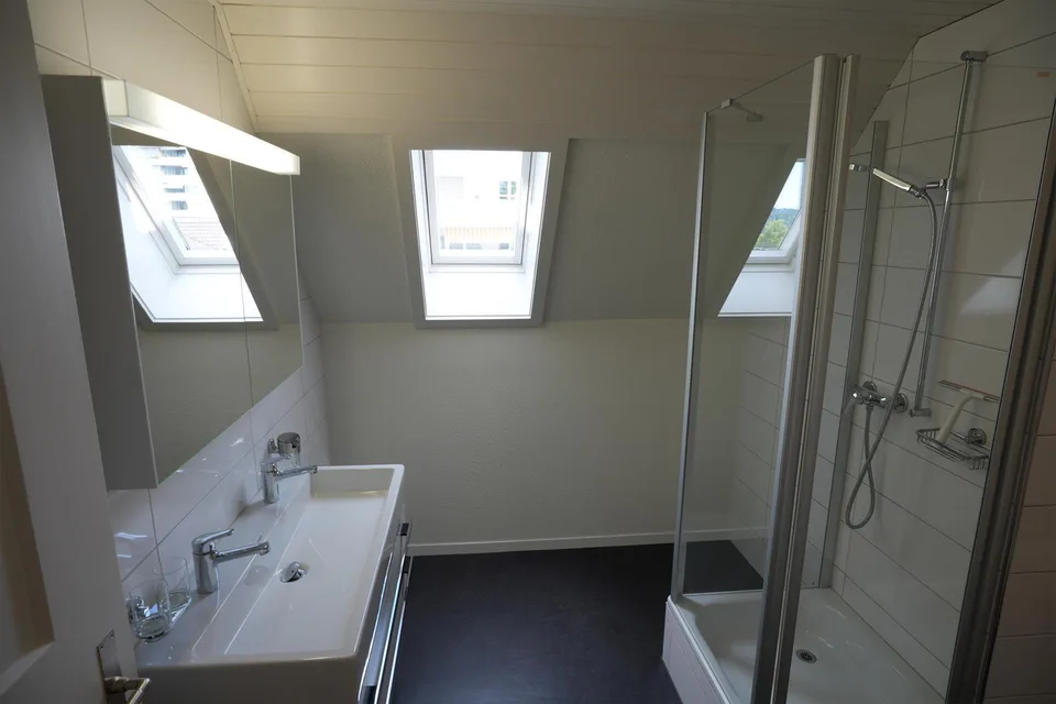 gemütliche 4 Zimmer-Dach-Wohnung mit Balkon ... – Foto 9 von 13